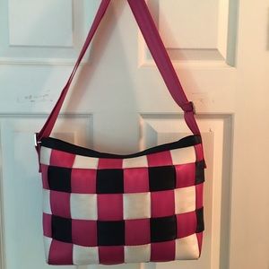 Harvey’s Seatbelt Bag